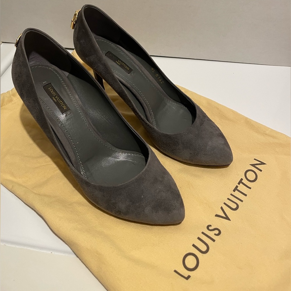 Authentic Louis Vuitton Heels. Size 39.